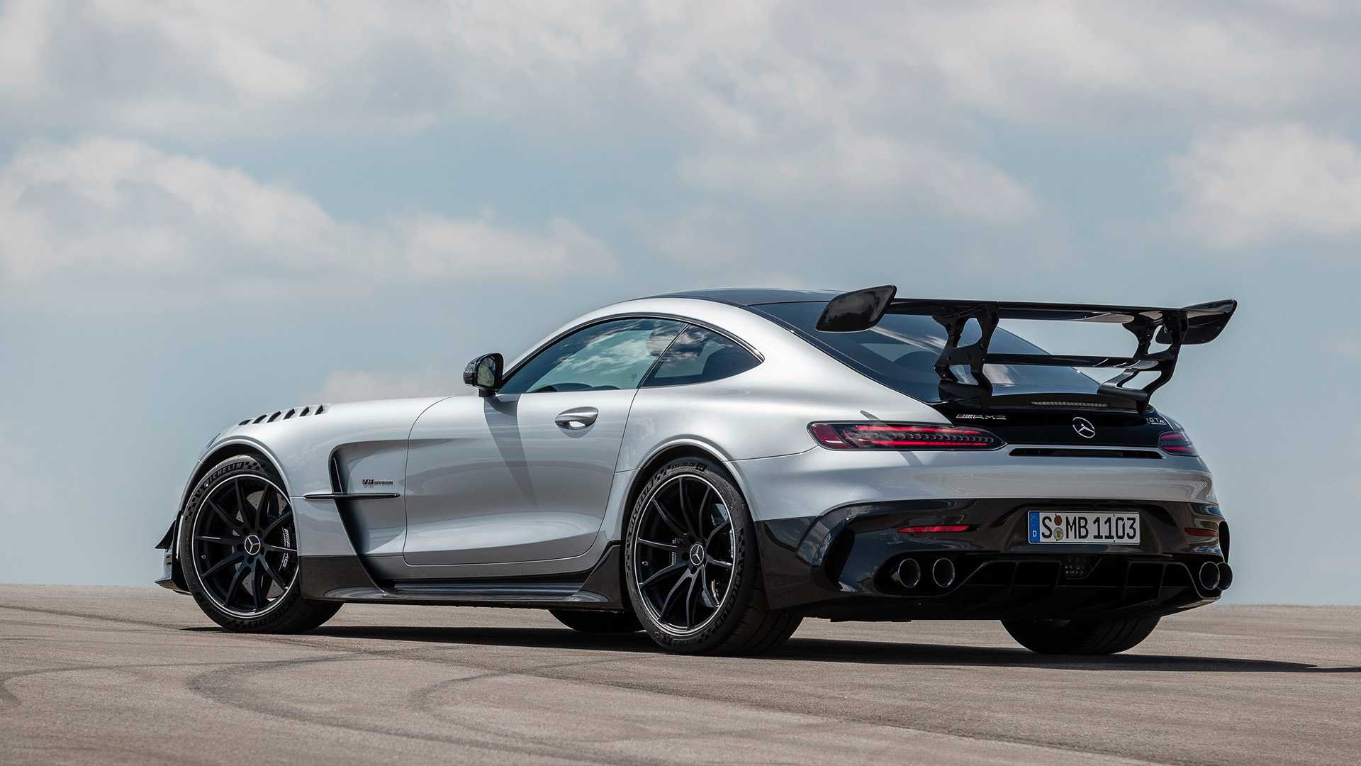 mercedes-amg-gt-black-series-2020 (2)