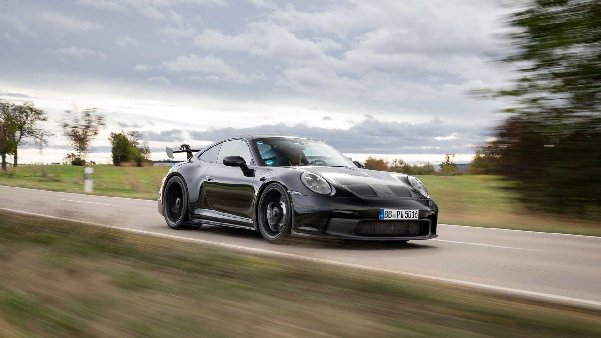 2021-porsche-911-gt3-prototype-front-quarter-tracking