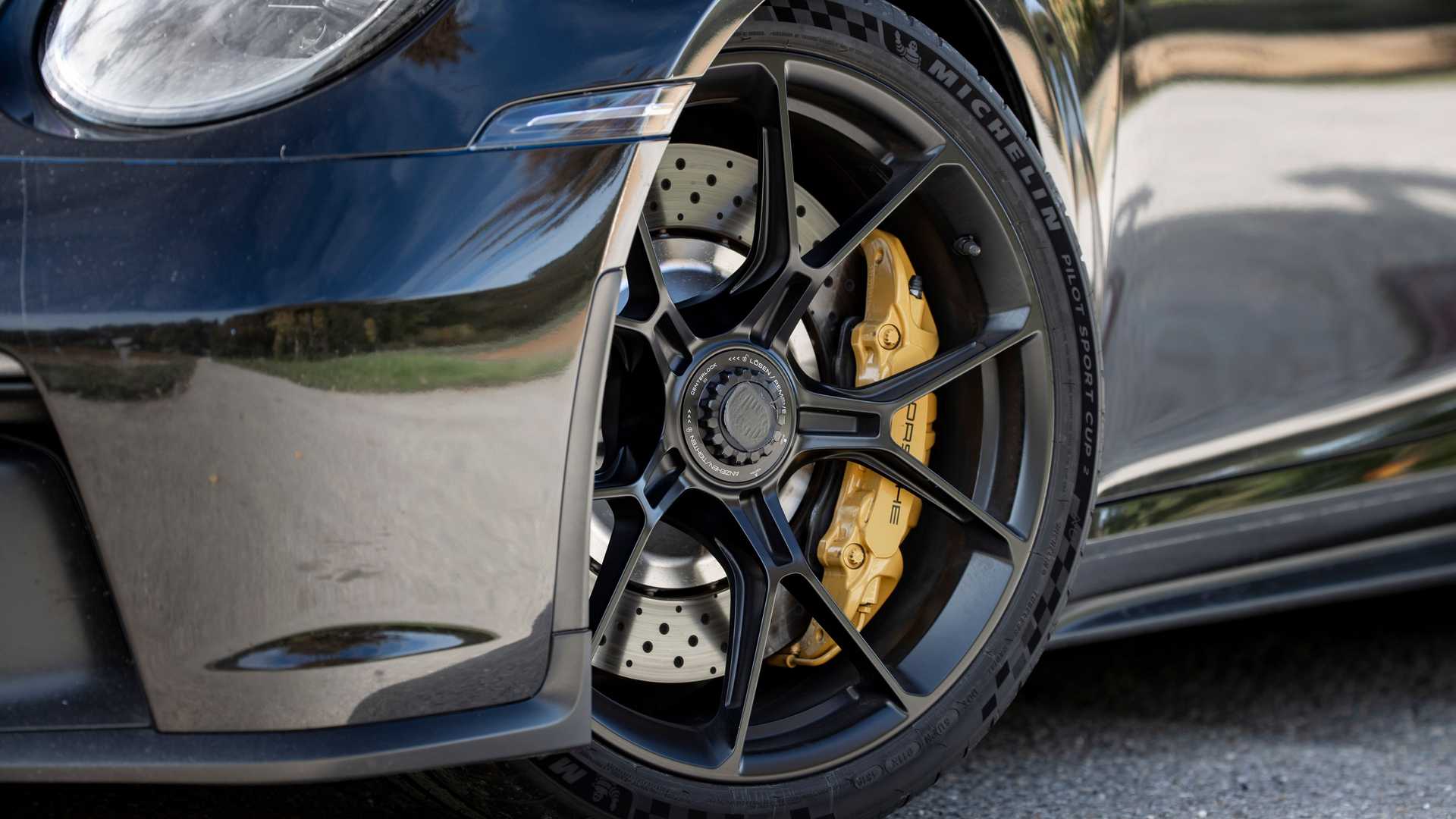 2021-porsche-911-gt3-prototype-wheels-brakes