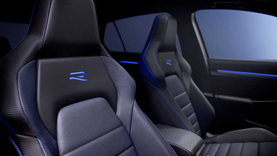 2022-volkswagen-golf-r-interior (2)