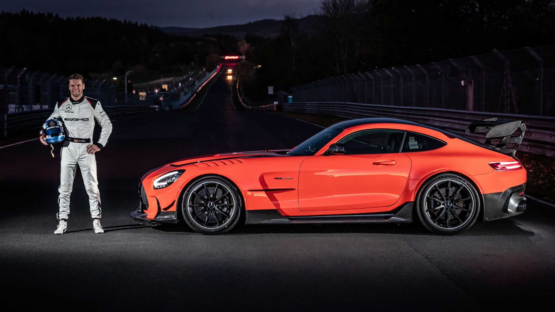 mercedes-amg-gt-black-series-nurburgring-record (1)