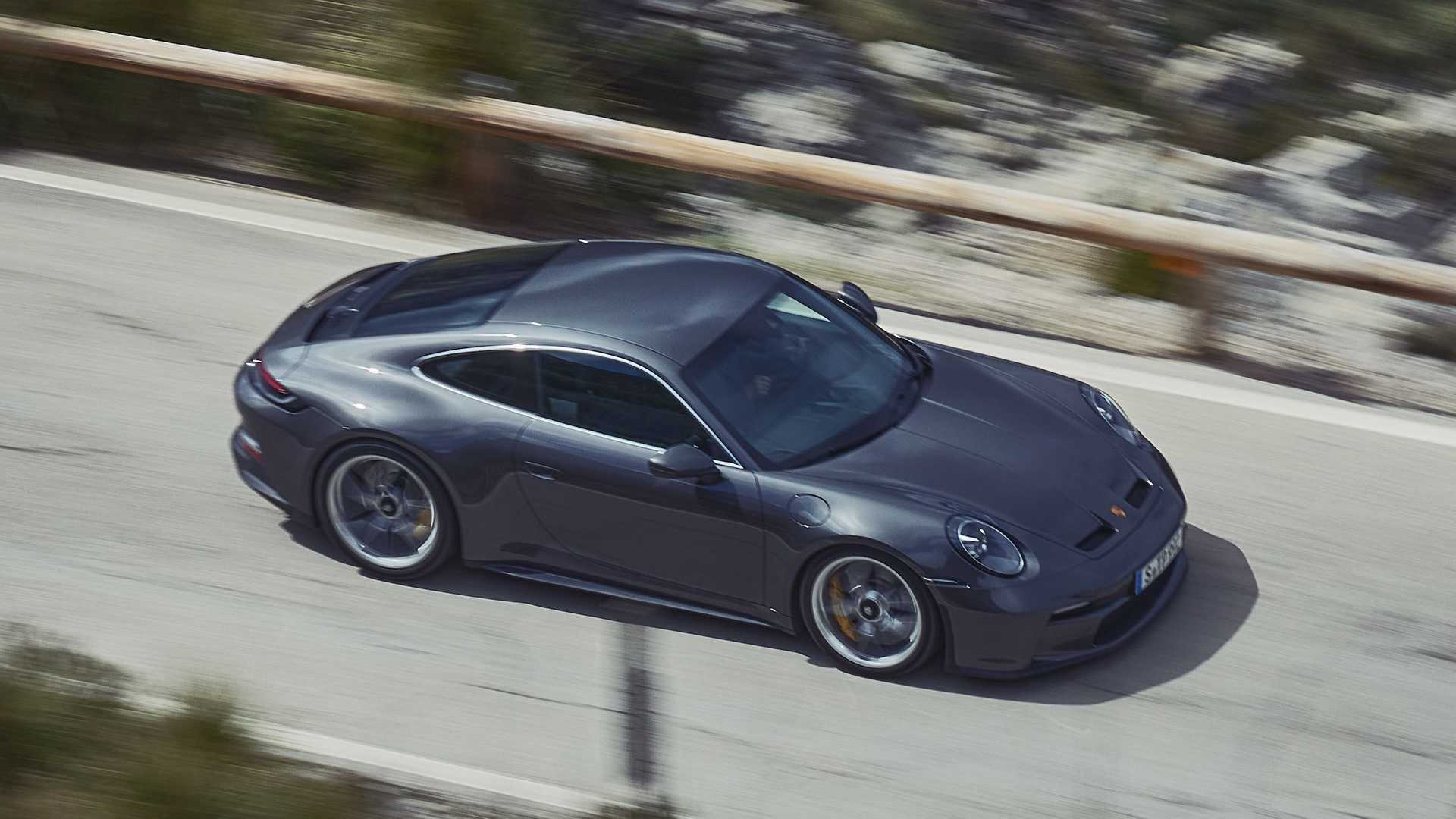 2022-porsche-911-gt3-touring-exterior2