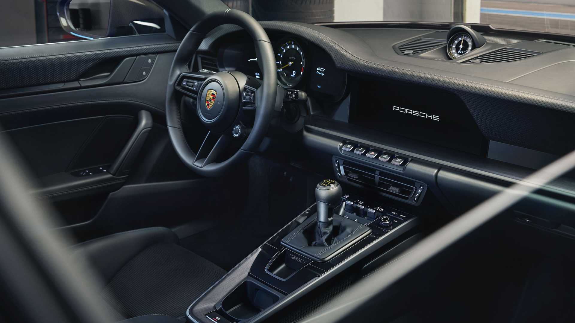 2022-porsche-911-gt3-touring-interior6