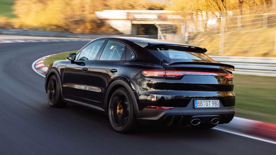 porsche-cayenne-nurburgring-lap-record-rear-corner-blurred