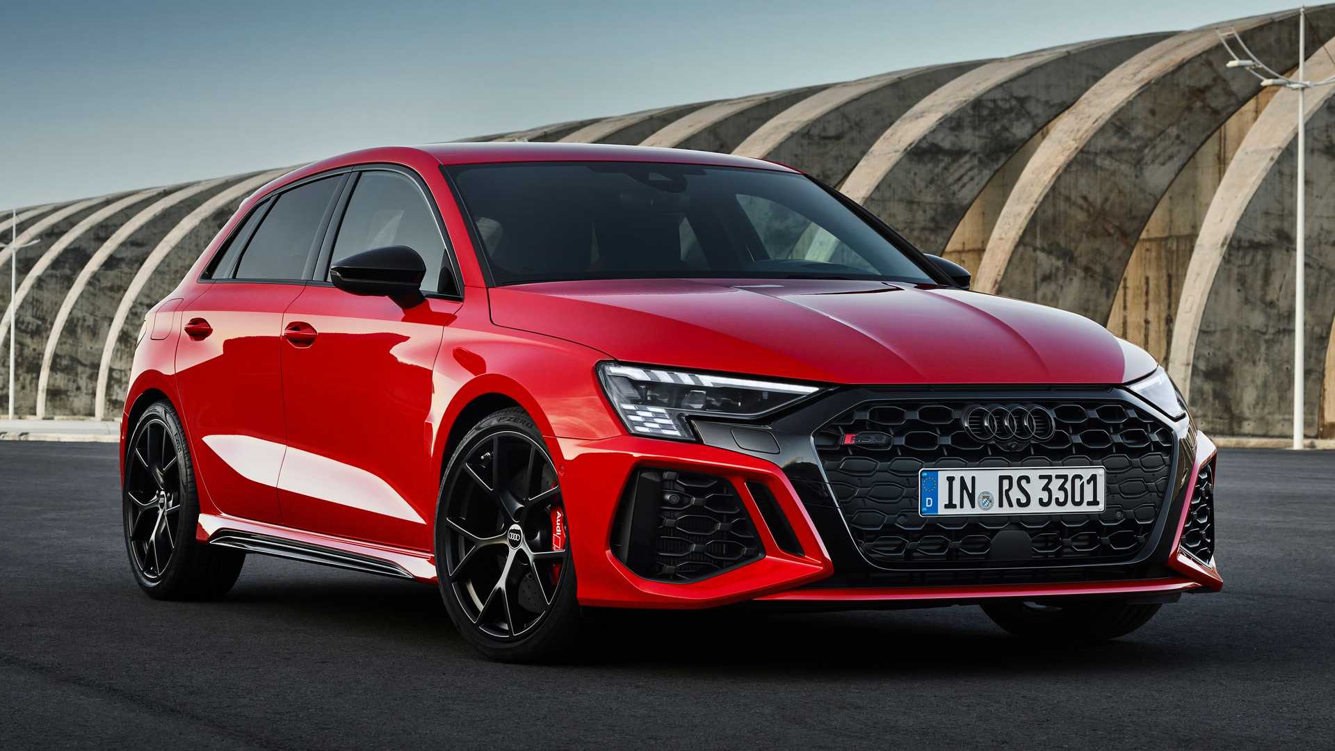 2022-audi-rs3-sportback-front-quarter5