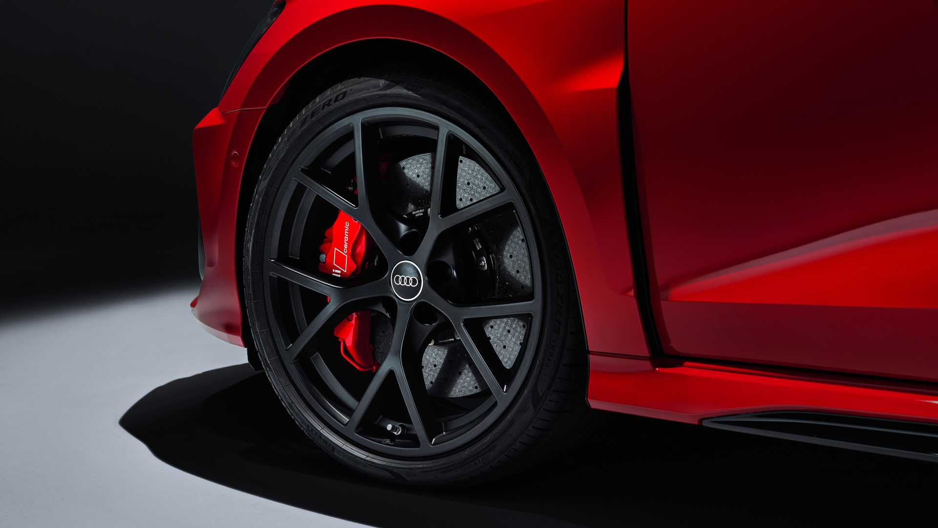 2022-audi-rs3-sportback-wheel