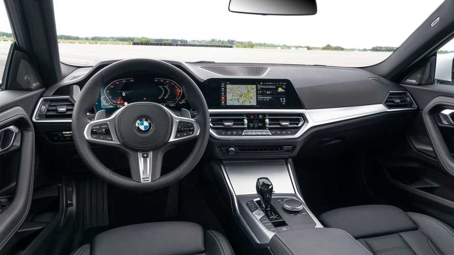 2022-bmw-m240i-interior-dashboard