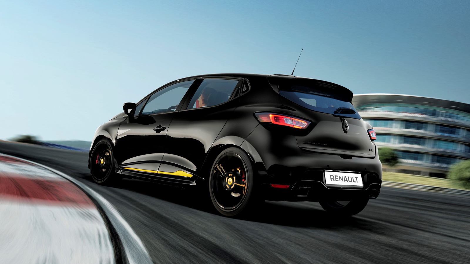 renault-clio-r.s.18-07h00-010518-14